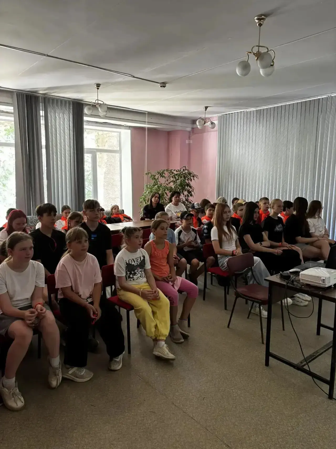 Для ребят, отдыхающих в спортивном лагере на базе ФОК «Ока», была проведена познавательная лекция, н