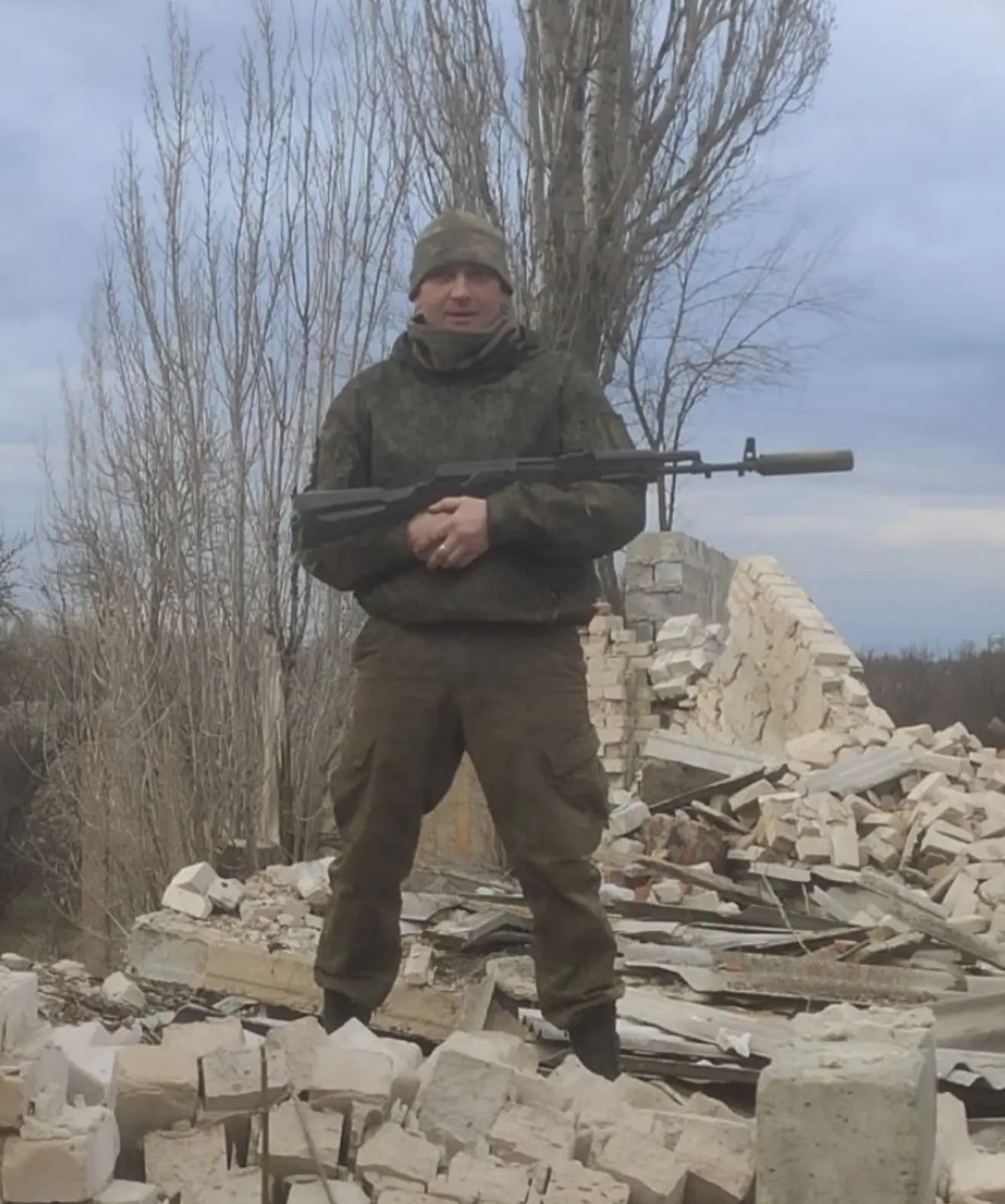 27.03.26,  при выполнении боевой задачи, получил тяжёлые ранения, не совместимые с жизнью, прикрыв с