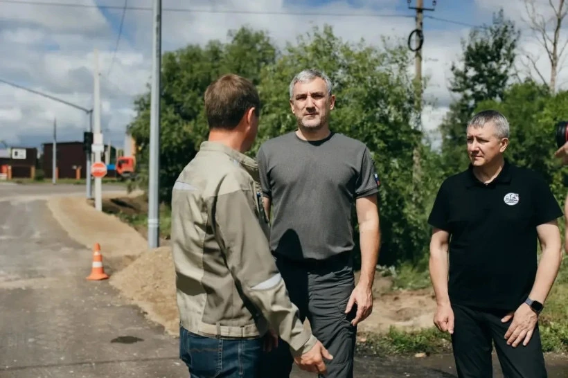 🛣️ Бизнесмены поучаствуют в дорожной кампании: губернатор Василий Орлов проверил ремонты на трассах