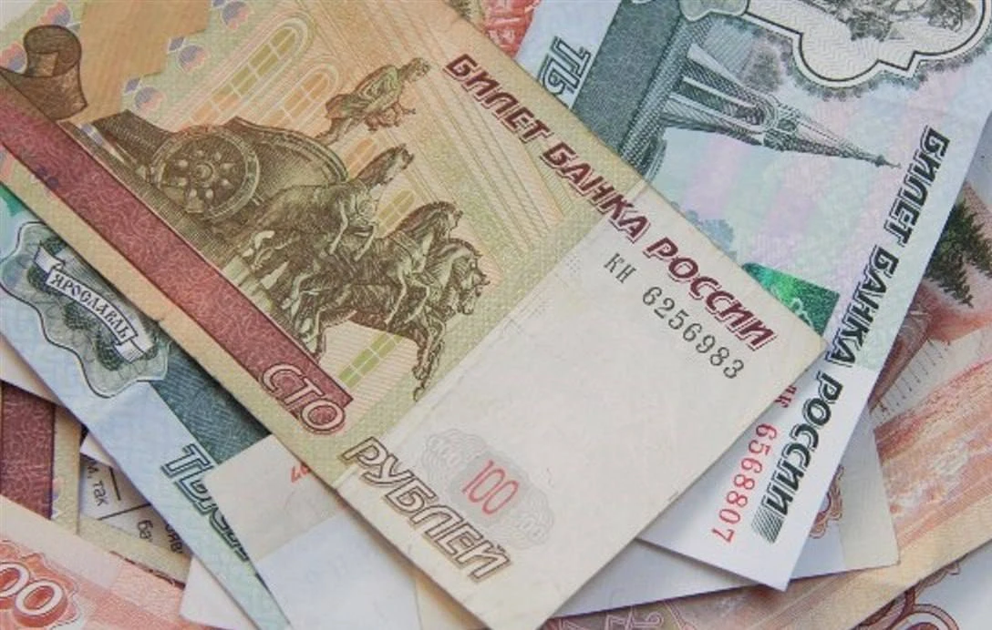 На Сахалине молодой продавец-консультант прикарманивал себе "премии" из сейфа магазина

Сахалинец от
