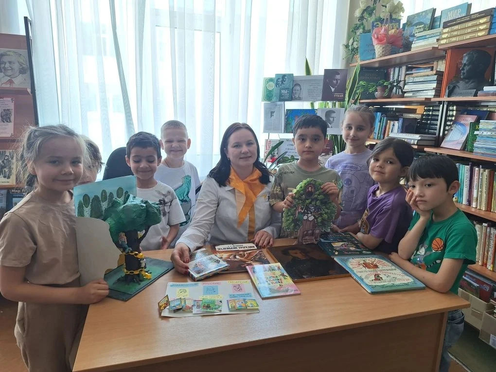 6 июня – День русского языка и день рождения Пушкина! 📖🎉В нашей школьной библиотеке для учеников п
