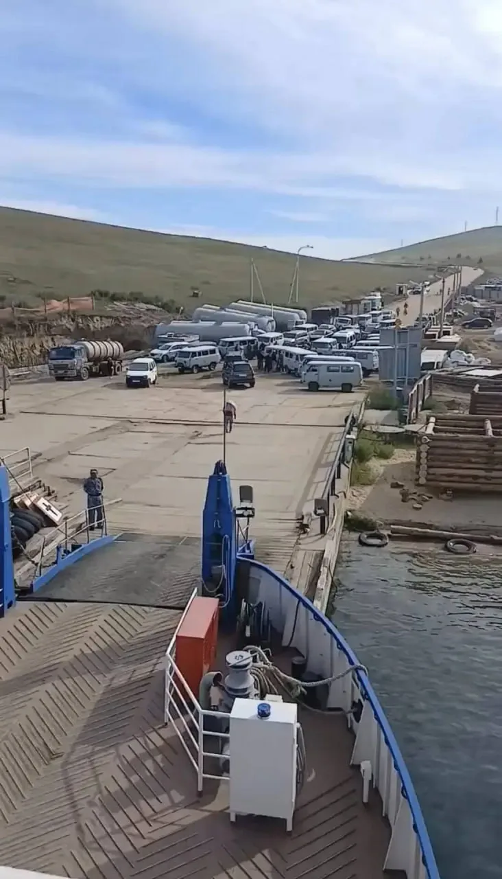 Работа паромов восстановлена. Об этом сообщает Восточно-Сибирское речное пароходство в своем ТГ-кана