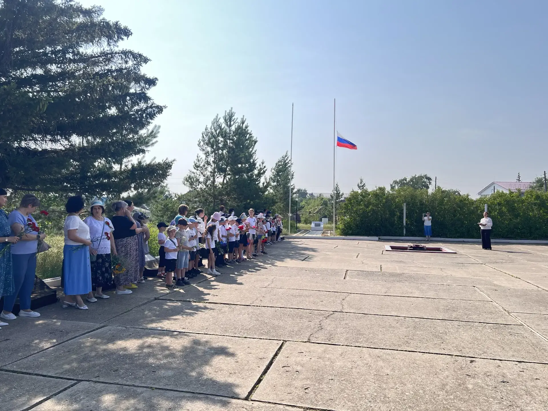 🔥Память, которая живёт в сердцах: митинг в честь Дня памяти и скорби в Угловском районе

22 июня, в