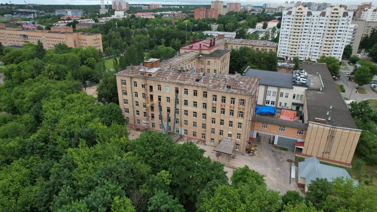 🏥 В Подольске взялись за капитальный ремонт хирургического корпуса

На улице Кирова в больнице стар