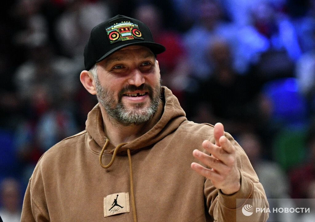 😁⚽️ Овечкин рассказал, за кого будет болеть на ЧМ-2026

«Я буду, скорее всего, болеть за Неймара и 