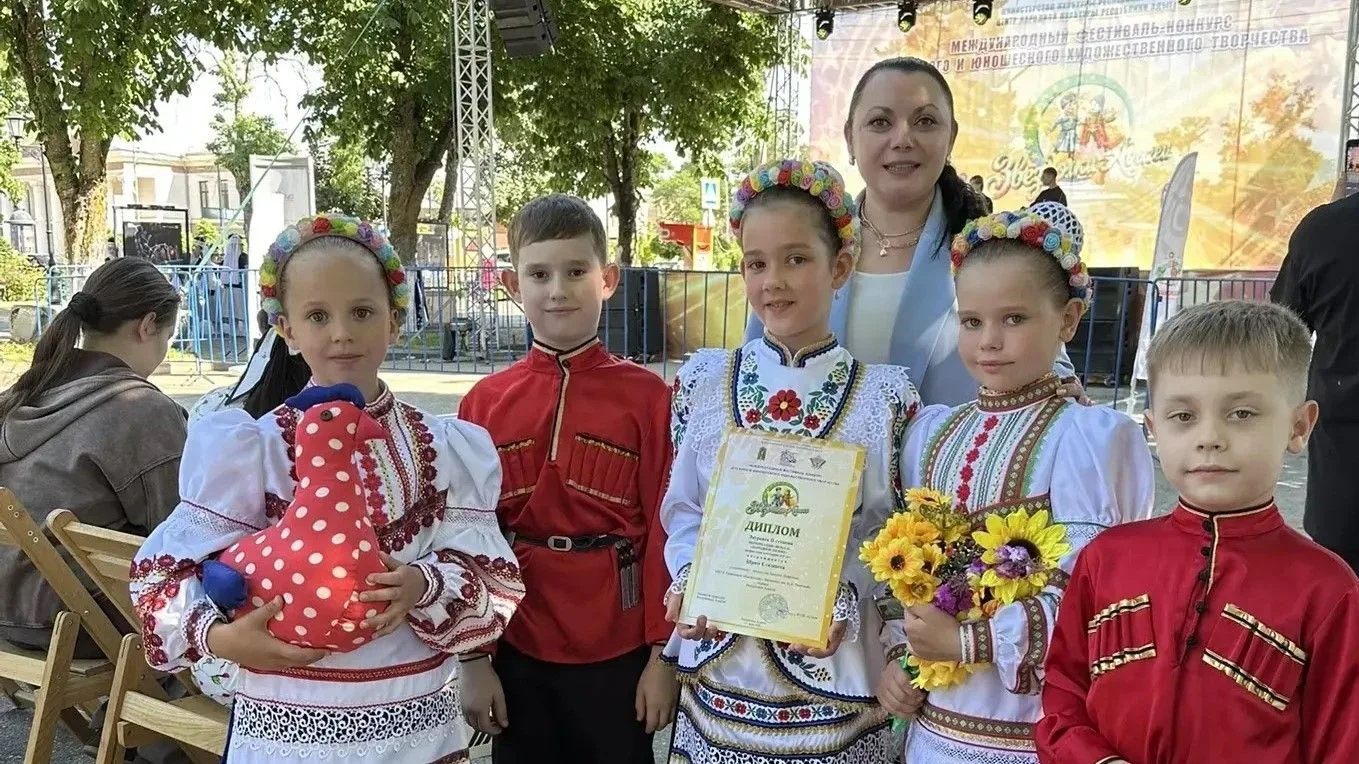 Юные солисты детского фольклорного ансамбля «Зёрнышко» приняли участие в XVII Международном фестивал