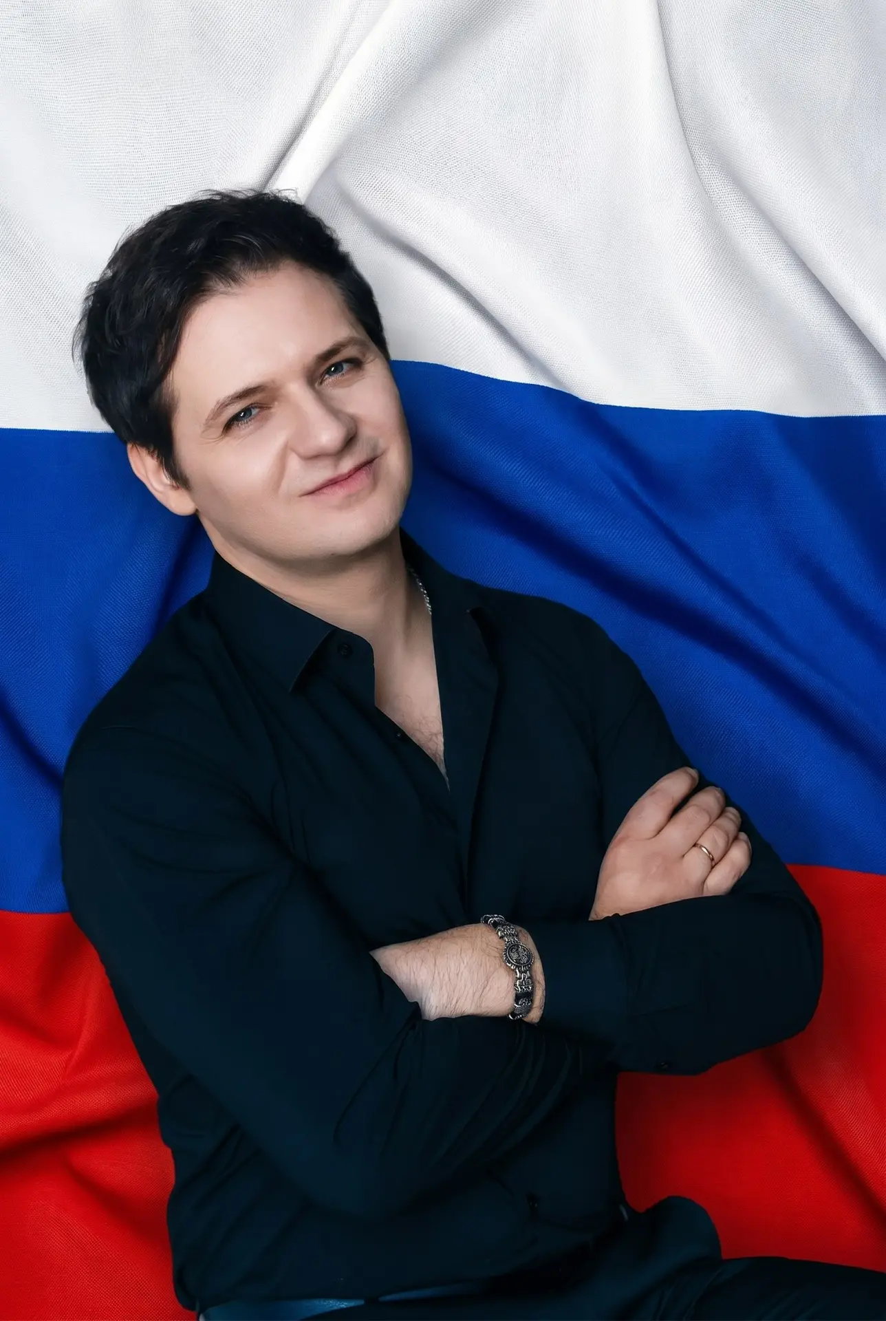 Дорогие друзья! 

В этот праздничный день 🇷🇺 собрали для вас подборку видеозаписей с патриотически