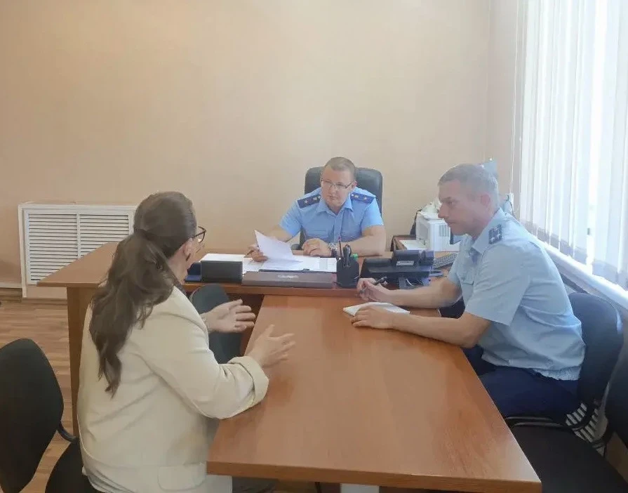 Сегодня прокурор Орловской области Алексей Тимошин провел личный прием жителей Болховского района. 
