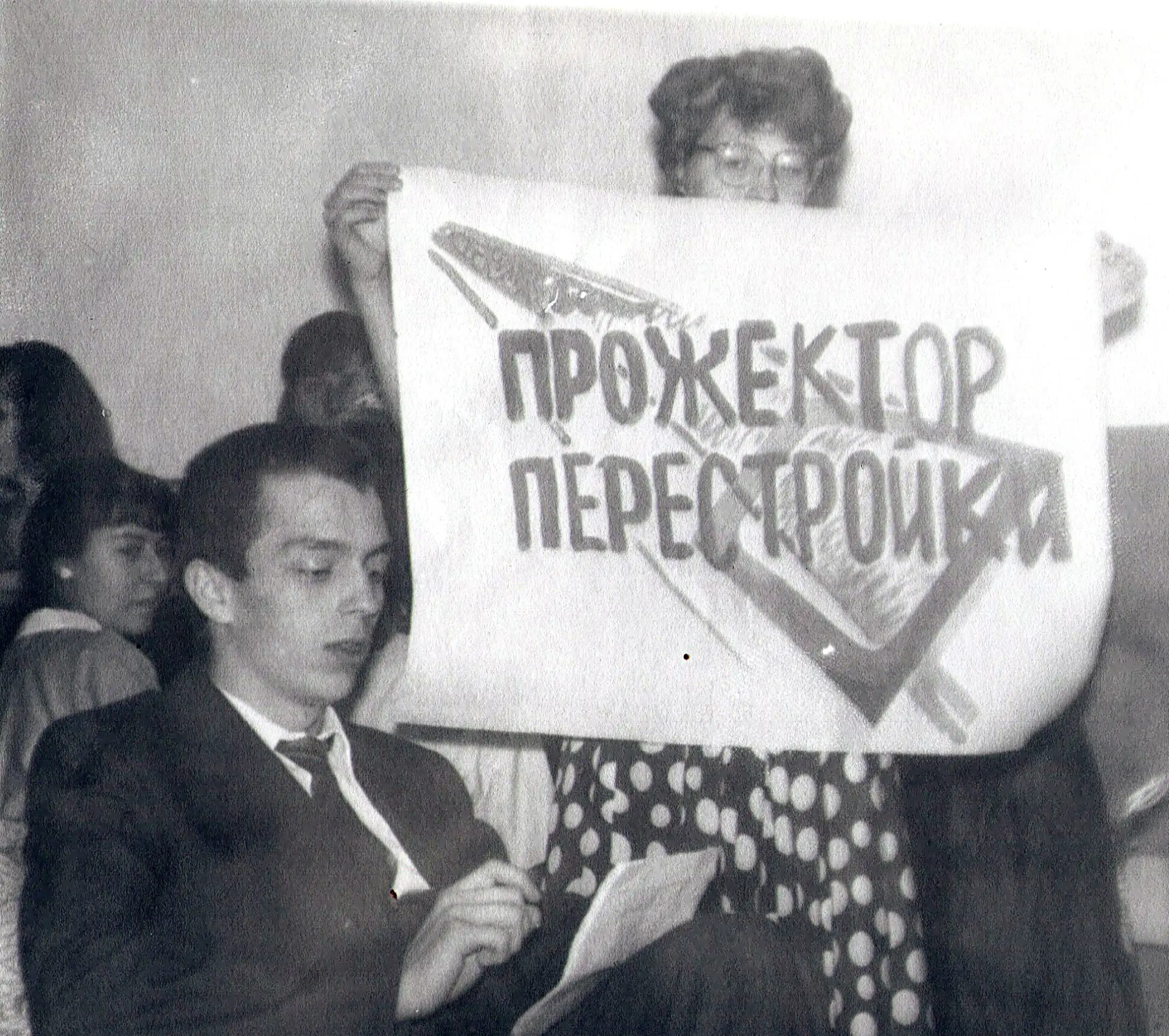 🎤 ✏ 40 обучающих заданий для юнкоровских кружков + планы проведения первых занятий.

Сейчас уже мал