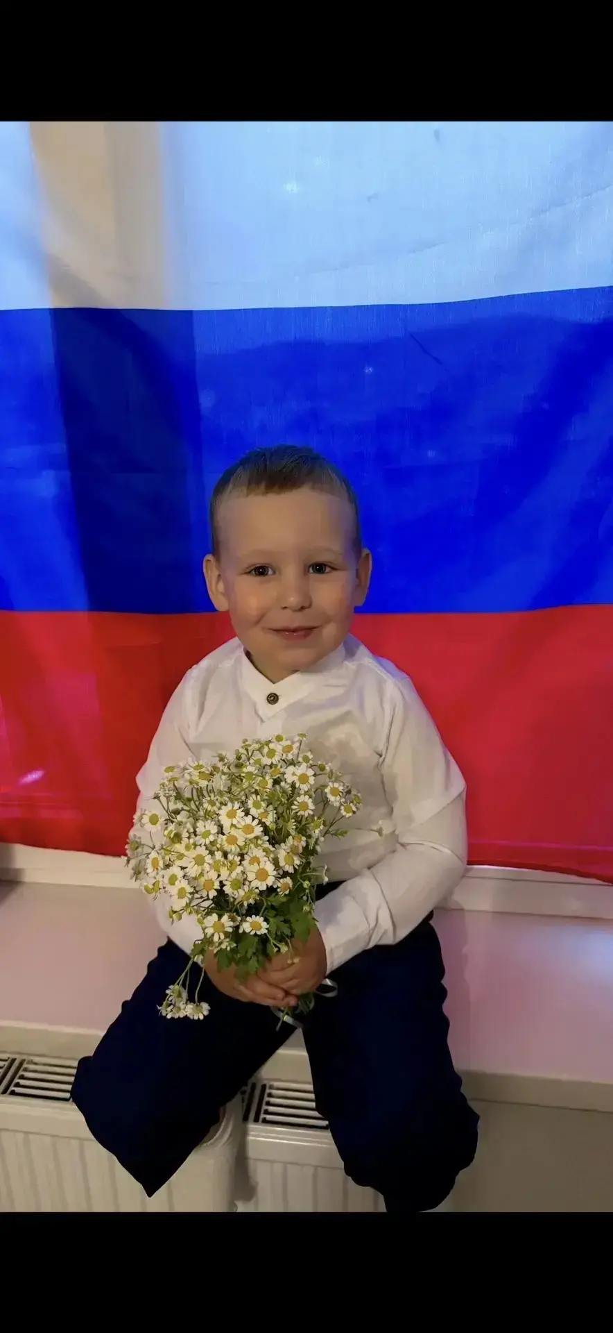 Акция «Окна России»🇷🇺

Катышенко Мирослав - участник акции «Окна России» , воспитанник младшей гру