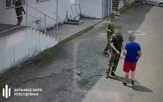 В Закарпатье умер 29-летний мужчина после пребывания в хохлятском ТЦК. 

Мужчина дважды просил помощ