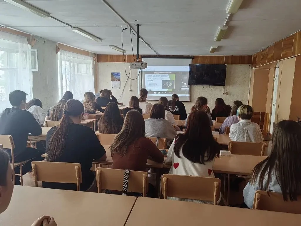 ВИДЕОУРОК

26 мая обучающиеся 15, 17 и 26 групп просмотрели видеоурок по теме "Мое настоящее Я". Вид