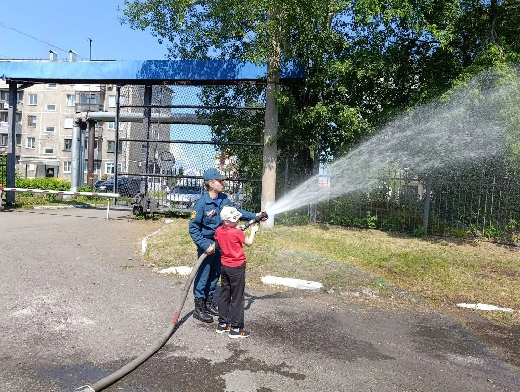👨‍🚒Сегодня воспитанники побывали в пожарной части № 4. В ходе познавательного визита ребята:

🧯оз