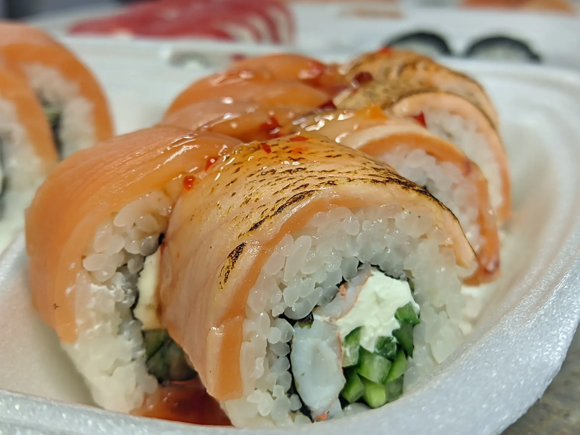 🍣 Когда роллы спасают вечер

Забыл купить продукты? Устал после работы? Или просто хочется устроить