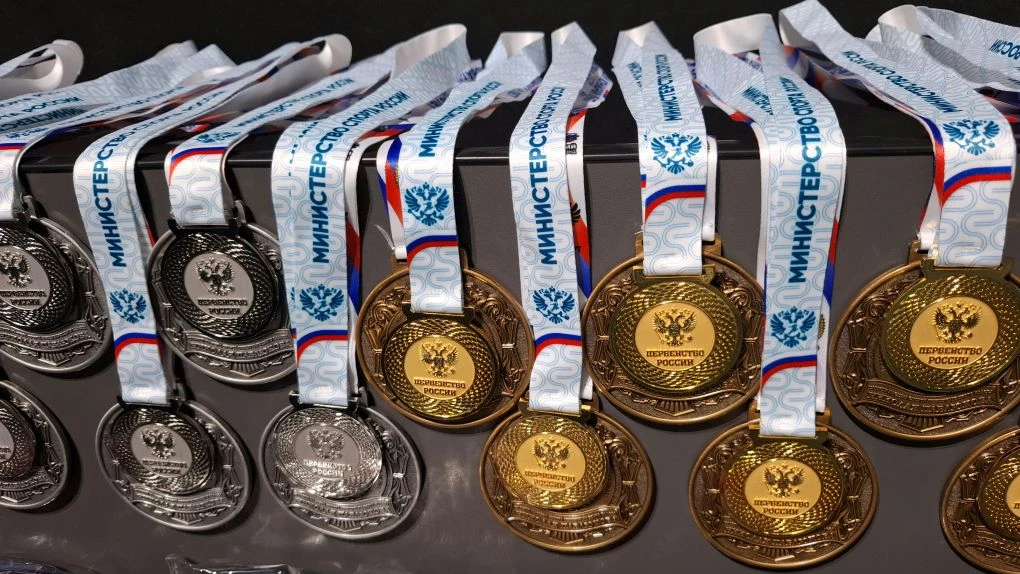 Завершился финал Первенства России по боксу среди юниорок 17-18 лет! 💪🥊🥊

Три медали принесли наш