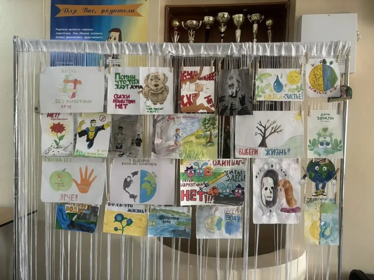🎨 Один стенд — два важных смысла!

На недавней выставке мы объединили на одном стенде две важные те
