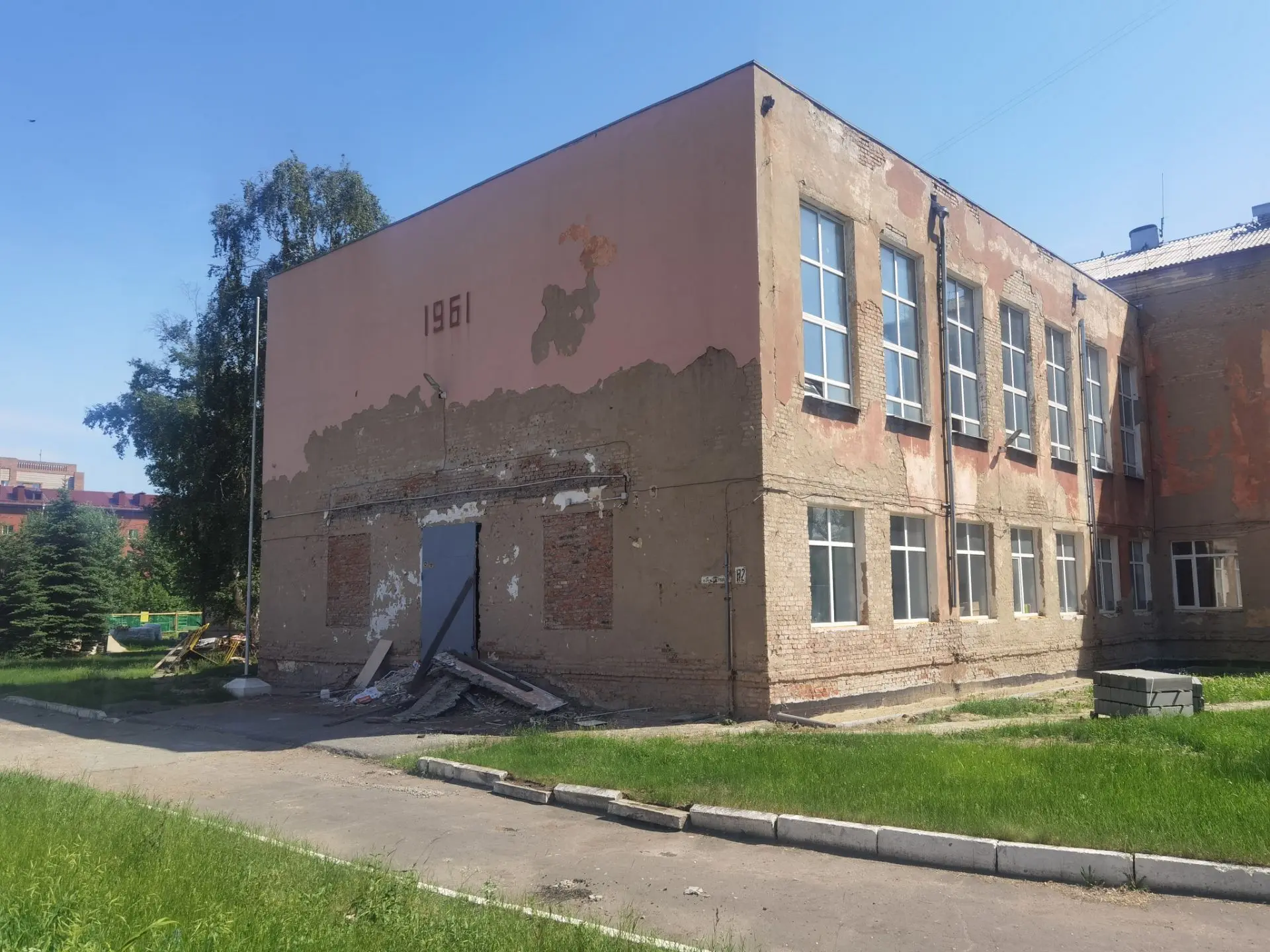 🔨 Капитальный ремонт.

В нашей школе с 1 апреля 2026 года проходит капитальный ремонт трехэтажного 