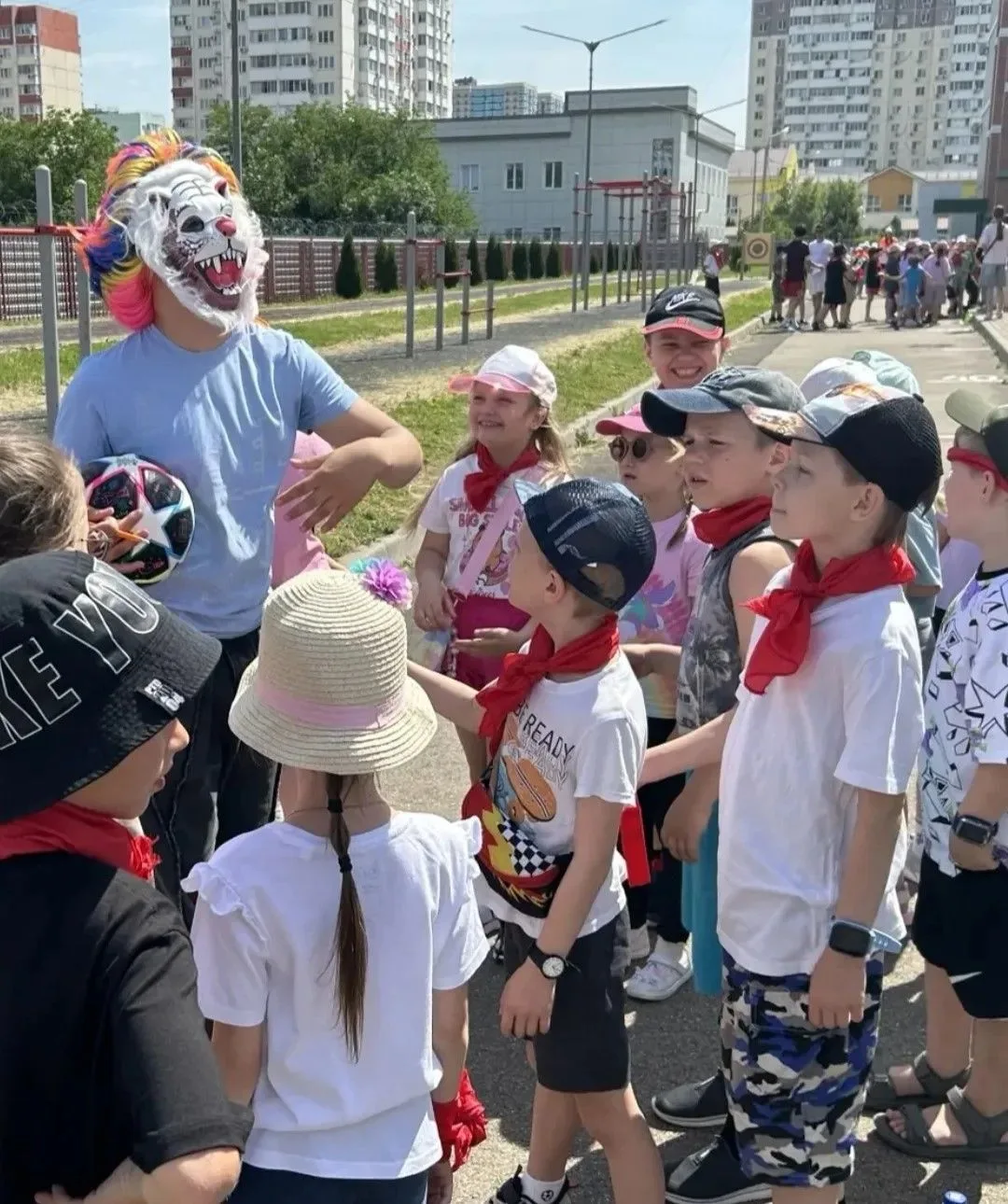 10 июня в школе вновь зазвучал детский смех! Пришкольный лагерь "Городок Детства" и лагерь труда и о