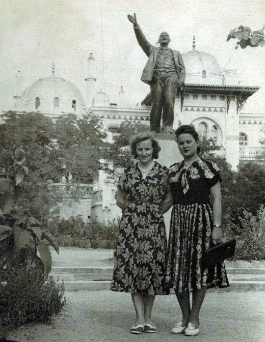 У дачи Стамболи. 1953 год.

Подпишись на Историю Феодосии в Махе