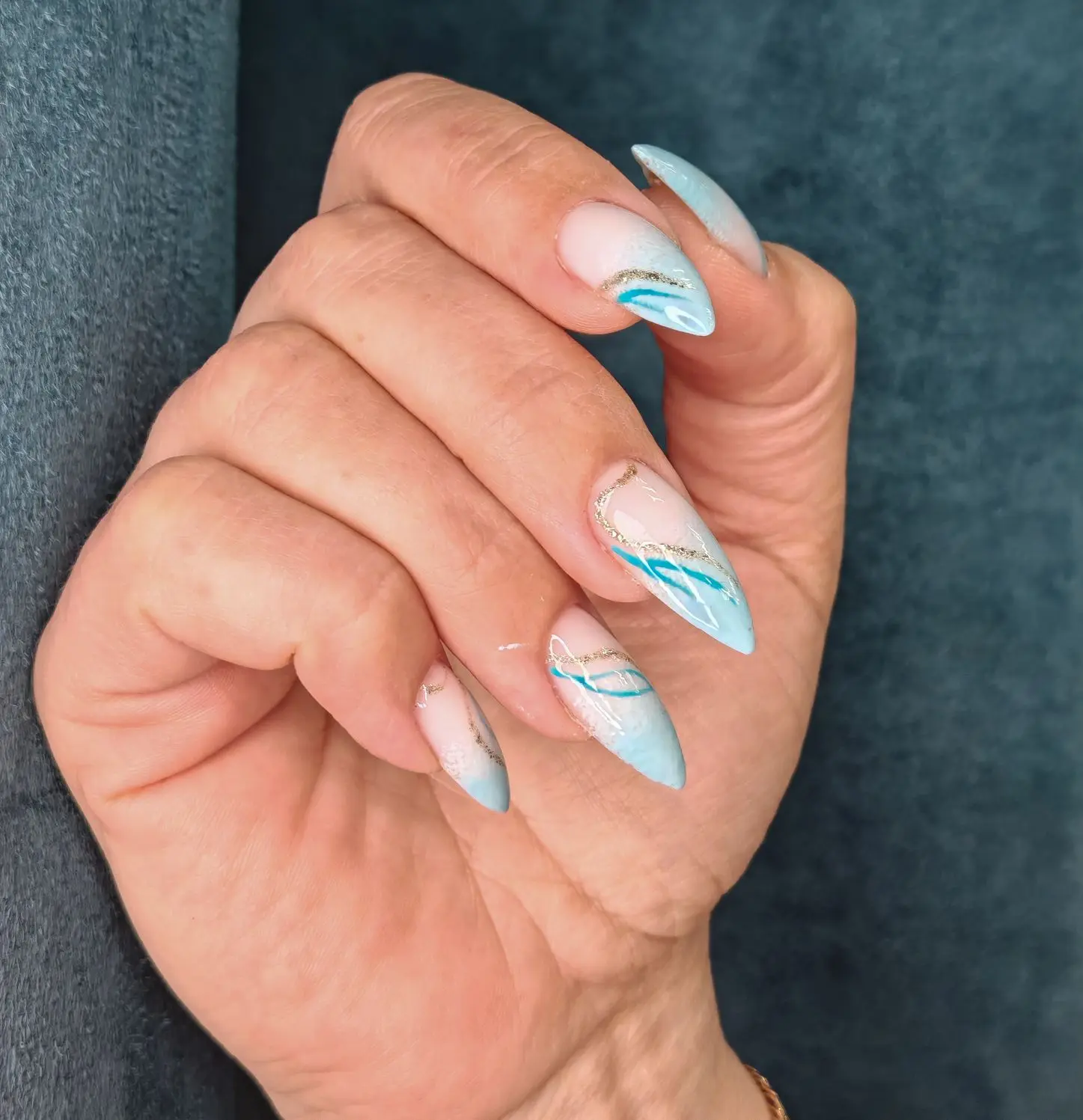 СВОБОДНЫЕ ОКОШКИ 
на маникюр и педикюр с 8 по 14 июня 💅

НАПОМИНАЕМ, ЗА НАЛИЧНЫЙ РАСЧЁТ ДЕЙСТВУЕТ С