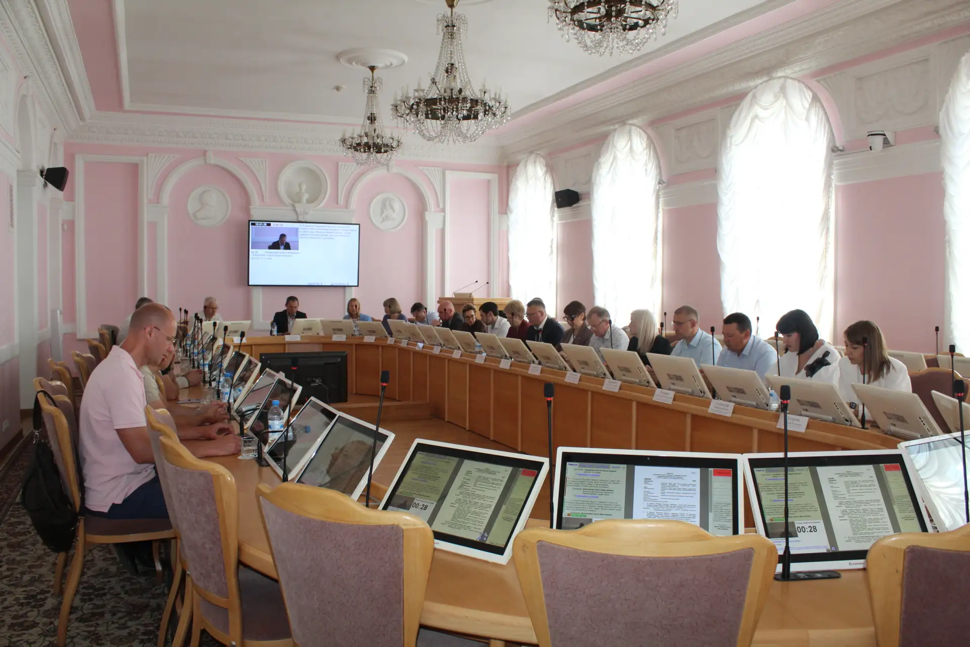 📌 В бюджет Омска внесены новые изменения.

💼  На заседании комитета по финансово-бюджетным вопроса