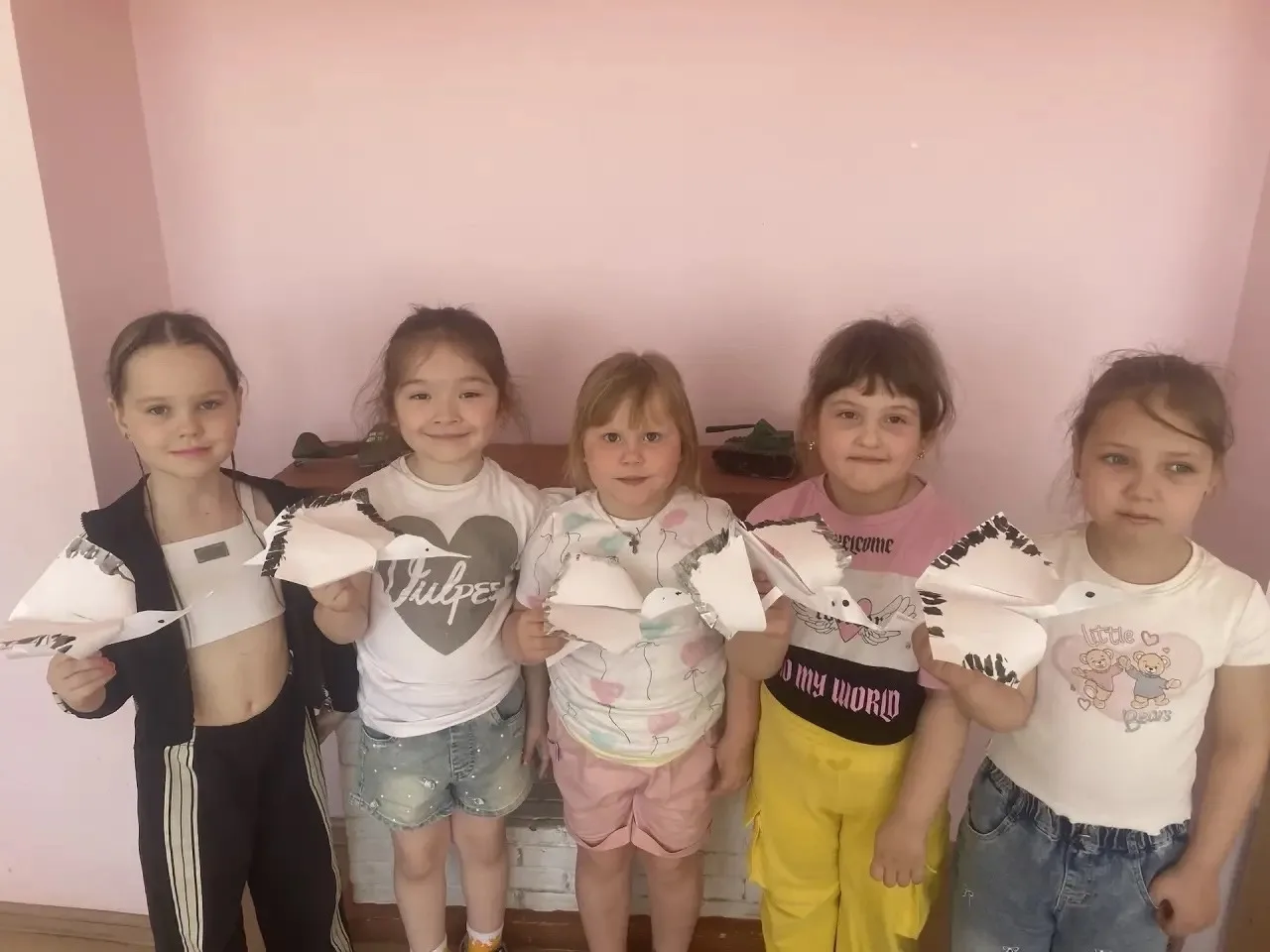 #9Мая #МБУ48Дружнаясемейка К 9 Мая ребята сделали разнообразные поделки и рисунки, которые символизи
