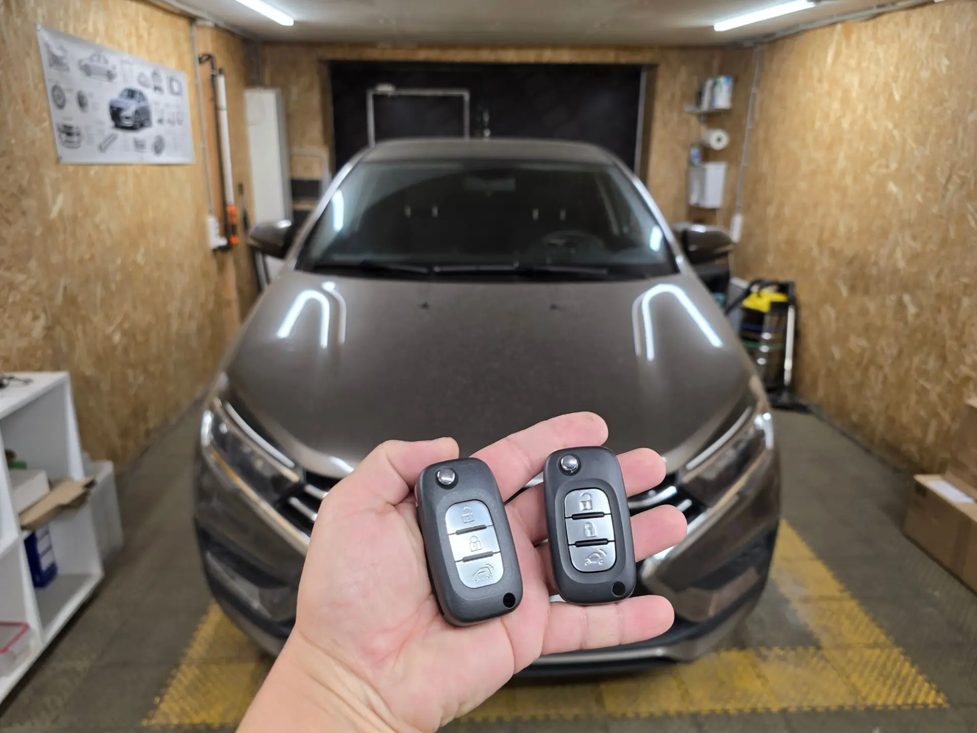 Новый ключ для Lada Vesta NG

Владелец потерял один ключ и приехал изготовить новый. 

👉 Vk.com/ves