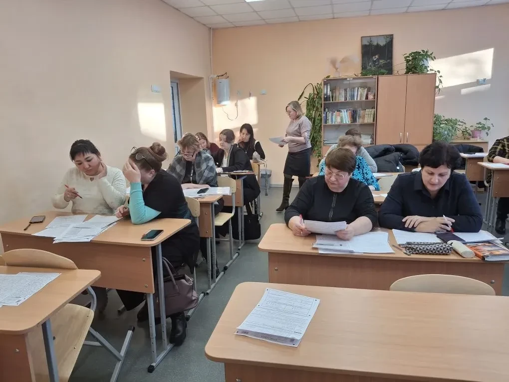 Слово за экспертами: в школе стартовала проверка итоговых сочинений одиннадцатиклассников



 Сегодн