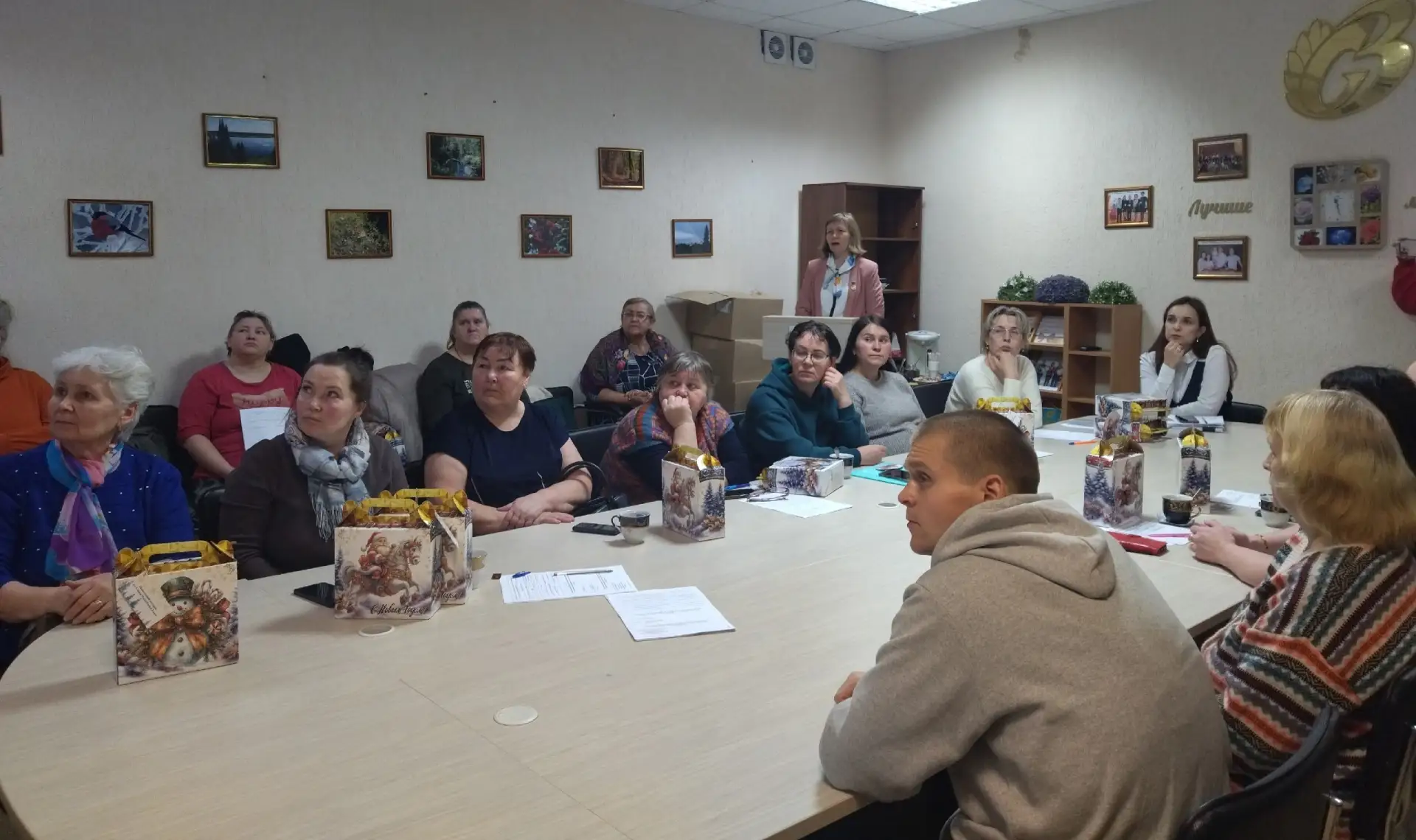 Психологическое просвещение замещающих родителей

✅ Психологи отделения социальной помощи семье и де