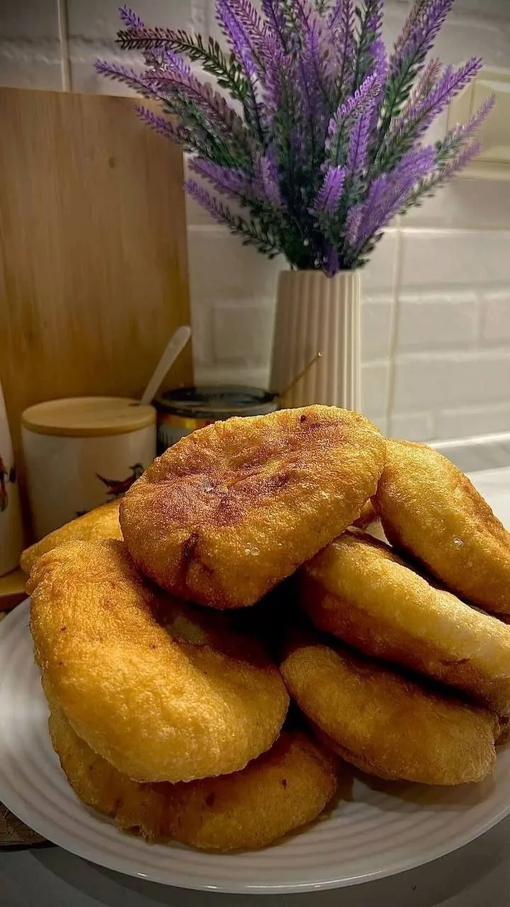 Беляяяяяяяшики 🤤😃

Вкусное мягкое тесто, много начинки 👍🔥

Жирненькие, сочненькие! Все как надо!