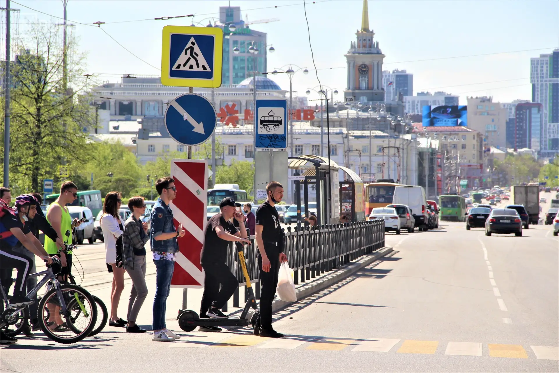В ГИБДД назвали самые аварийные улицы Екатеринбурга 🚦

В прошлом году из 117 случаев наездов на люд