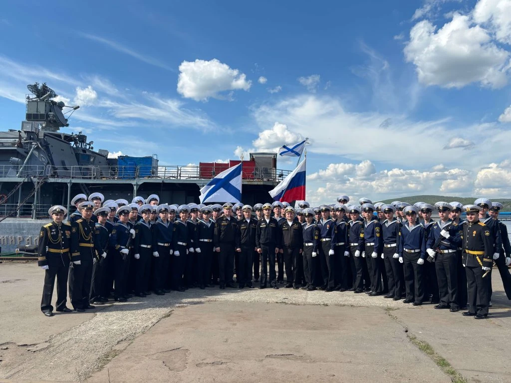 ⚓️ Торжественный ритуал принятия Военной присяги курсантами на борту боевых кораблей Северного флота