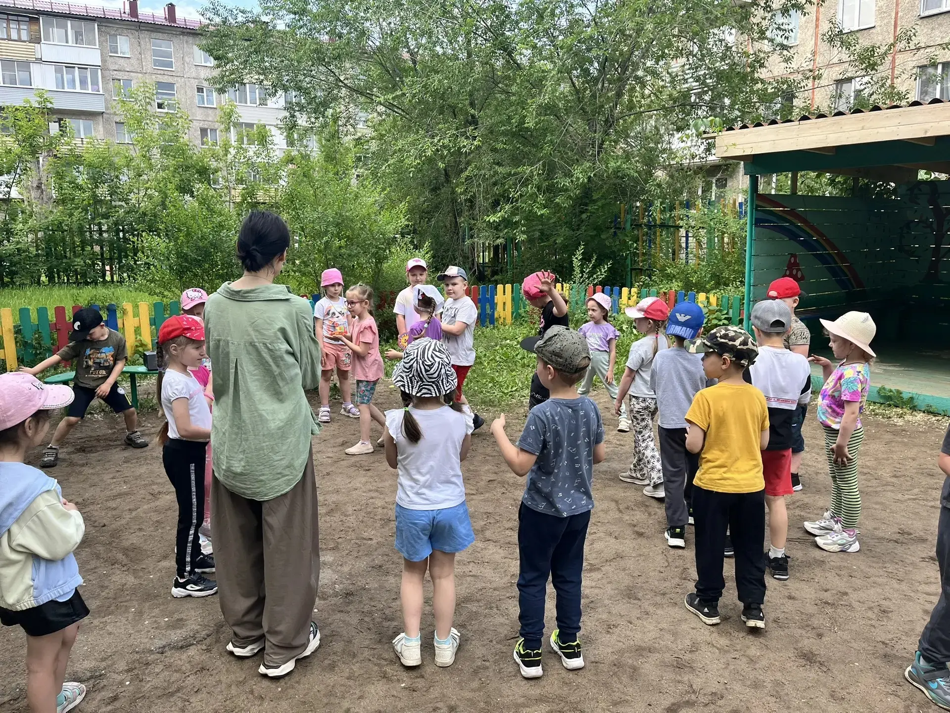 📌Музыка под открытым небом! 🎶☀️

☀️Лето — это не повод ставить занятия на паузу! В нашем детском с