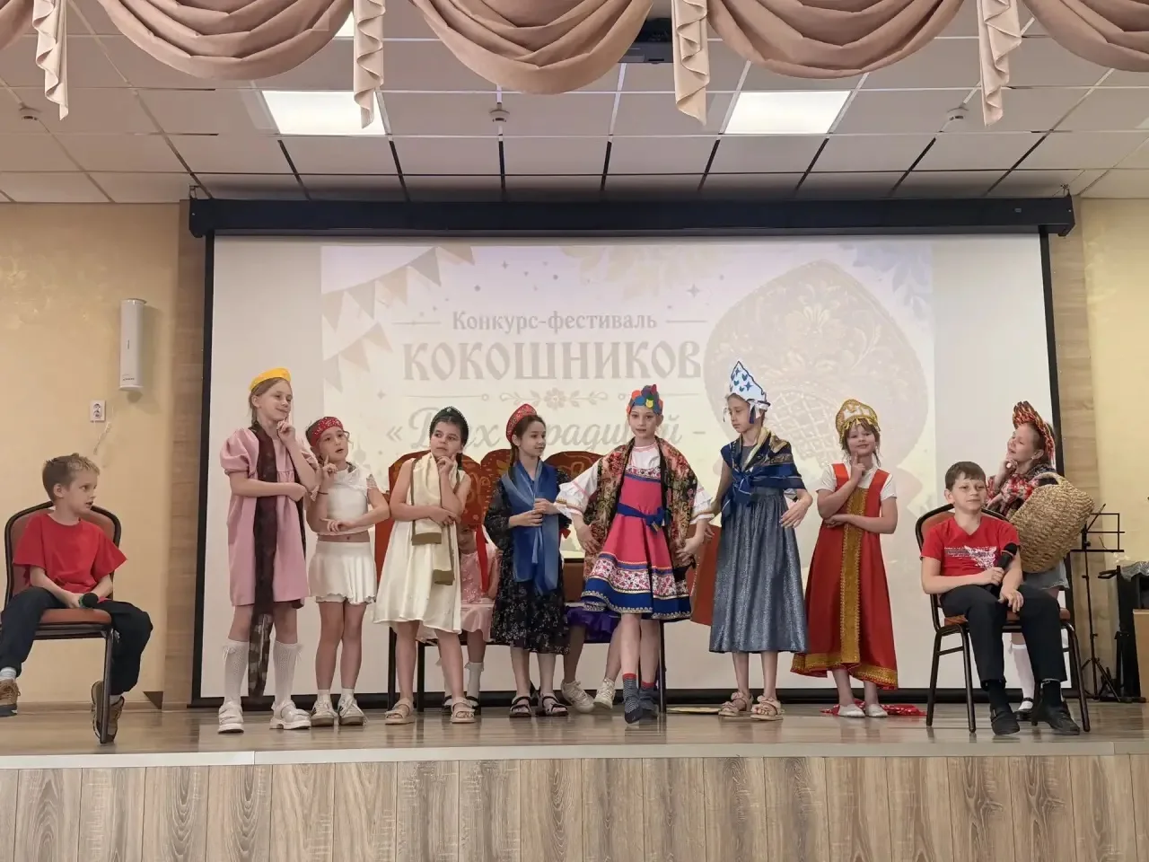 В нашем пришкольном лагере прошёл конкурс‑фестивалькокошников! 🪆

Кокошник — не просто головной убо