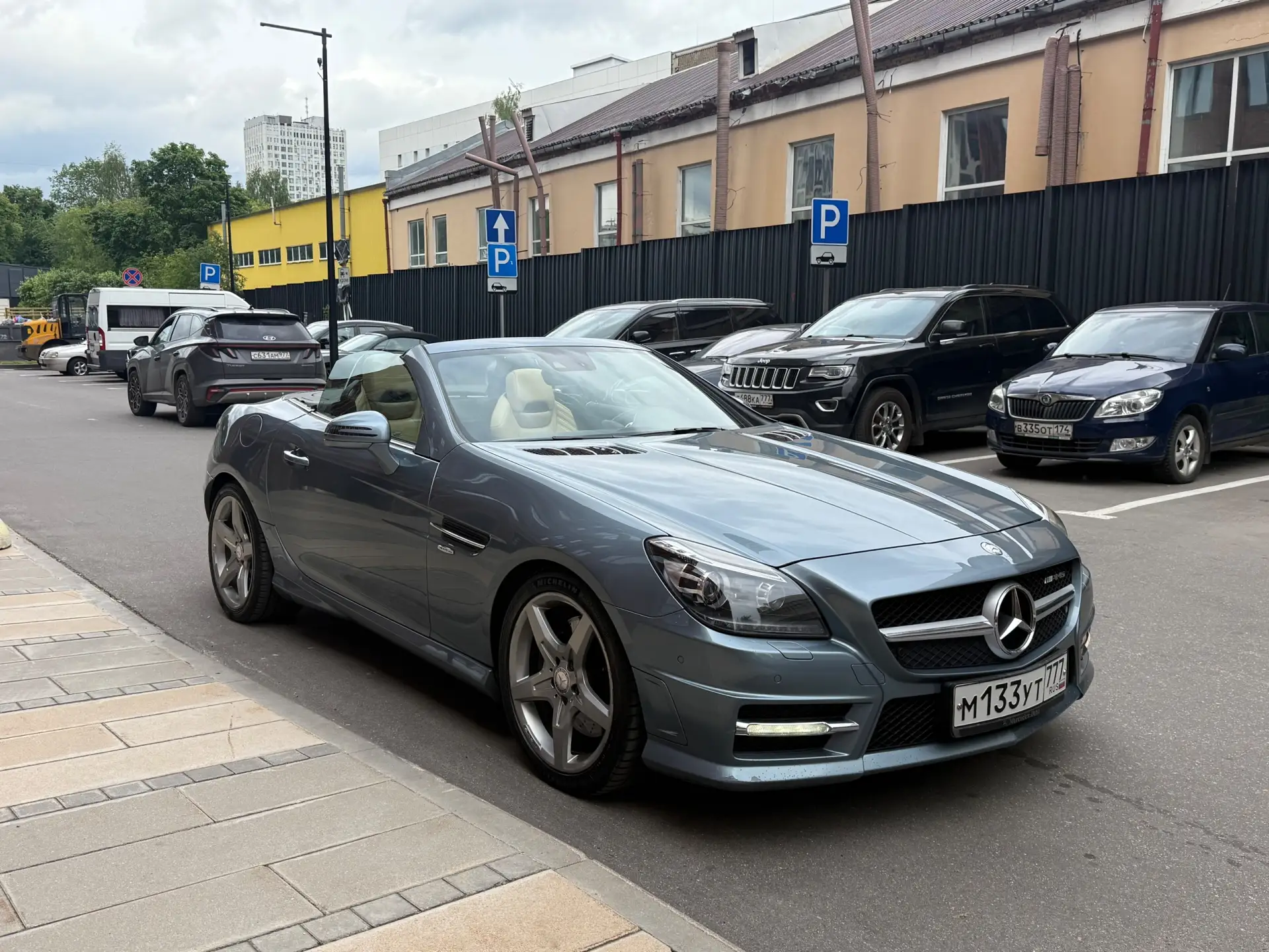 Mercedes-Benz SLK, 3.5 AT (306 л.с.)
Год выпуска: 2012

Комментарий продавца:
- Пробег 107.800 км
- 