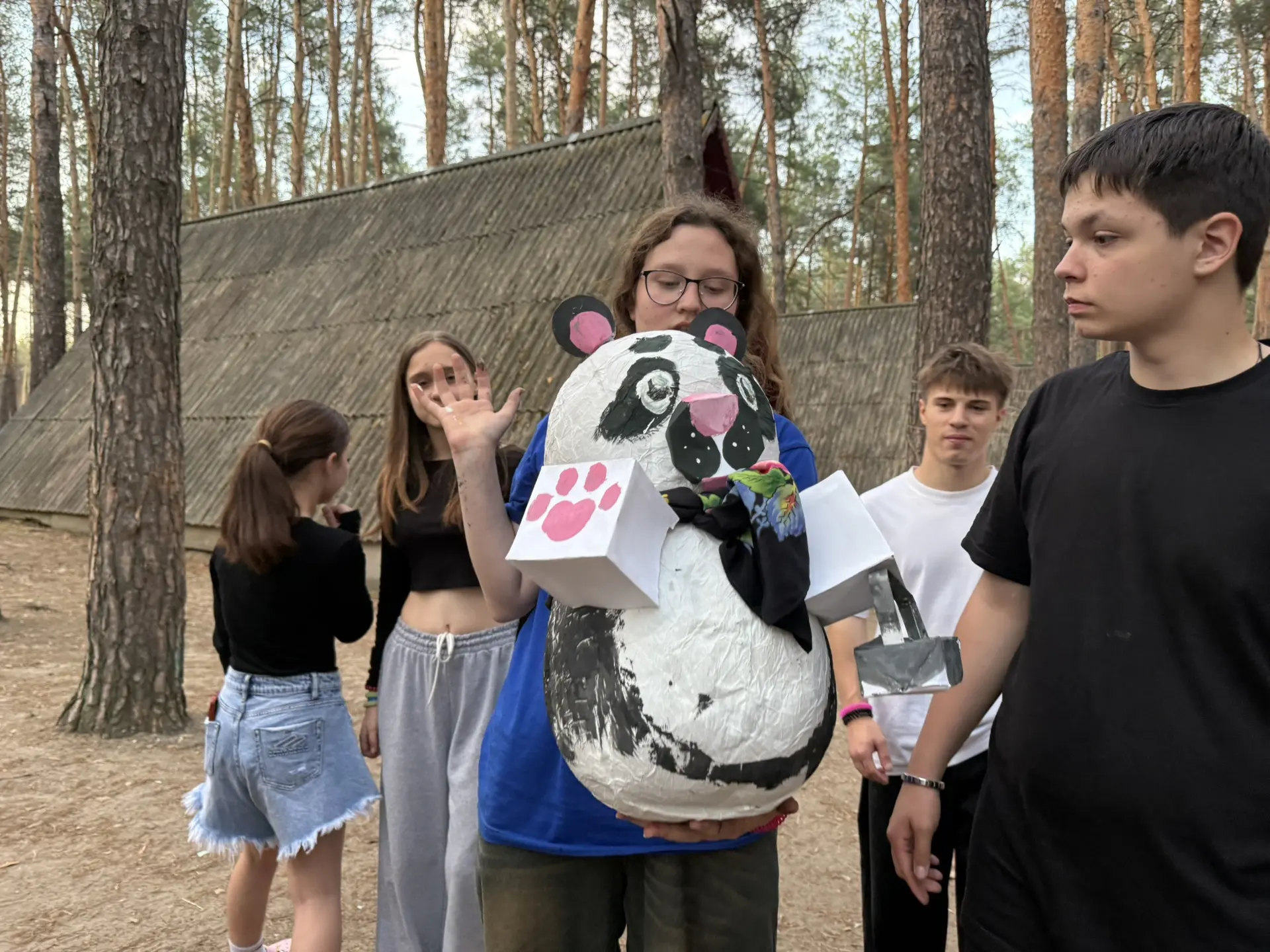 💡 ВЧЕРА В «ПРИОЗЕРЬЕ»: «БЮРО СУМАСШЕДШИХ ИДЕЙ» – ТВОРЧЕСТВО БЕЗ ГРАНИЦ!

Вчера в лагере прошло одно