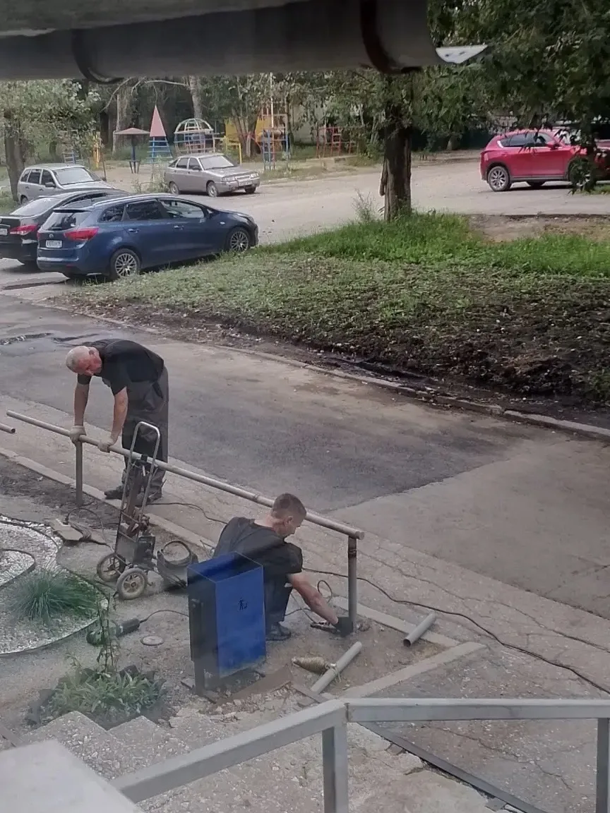 Двор восстановили!

Жительница Строителей, 9, которая обращала внимание несколько недель назад на ра