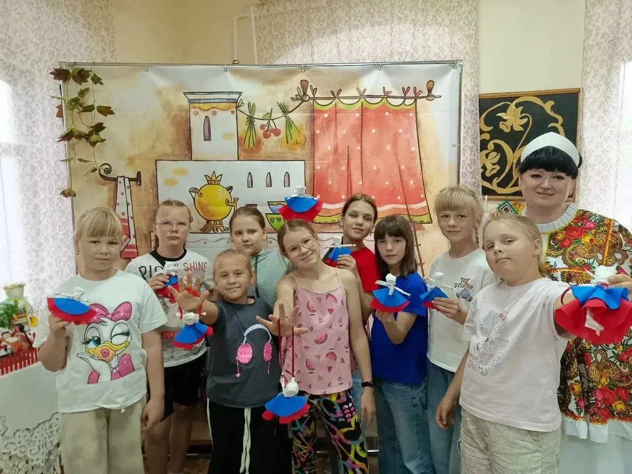 🇷🇺 С Днём России! 🇷🇺

Дорогие ребята, педагоги, родители!
От всей души поздравляем вас с одним и