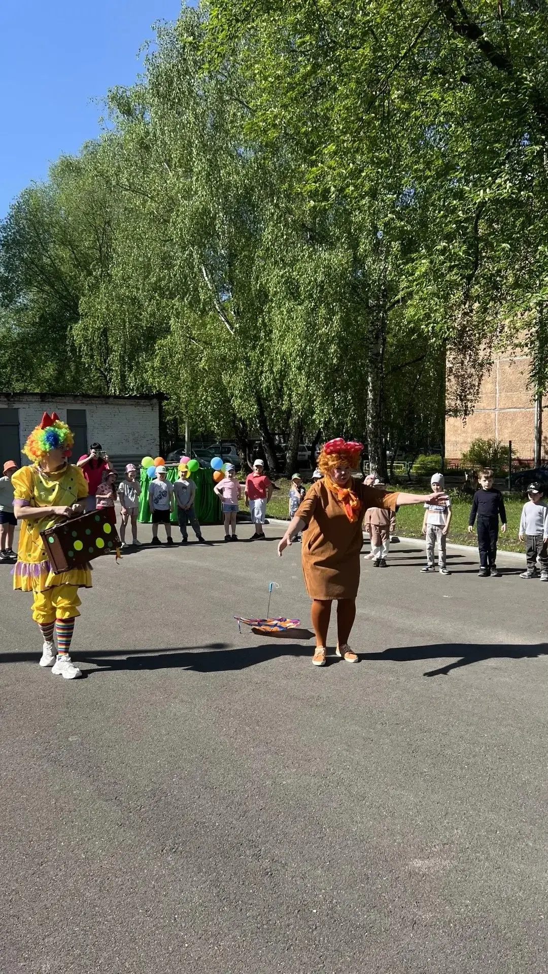А вы уже почувствовали лето? 🌞
Как же хорошо и тепло на улице! И всё это — заслуга наших смелых реб