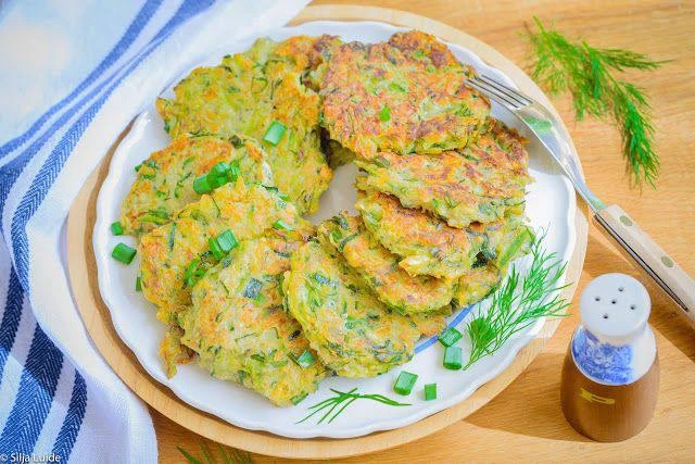 🥬Оладьи из молодой капусты 



✔️300 г молодой капусты
✔️1 яйцо
✔️1 ст л псиллиума
✔️несколько вето