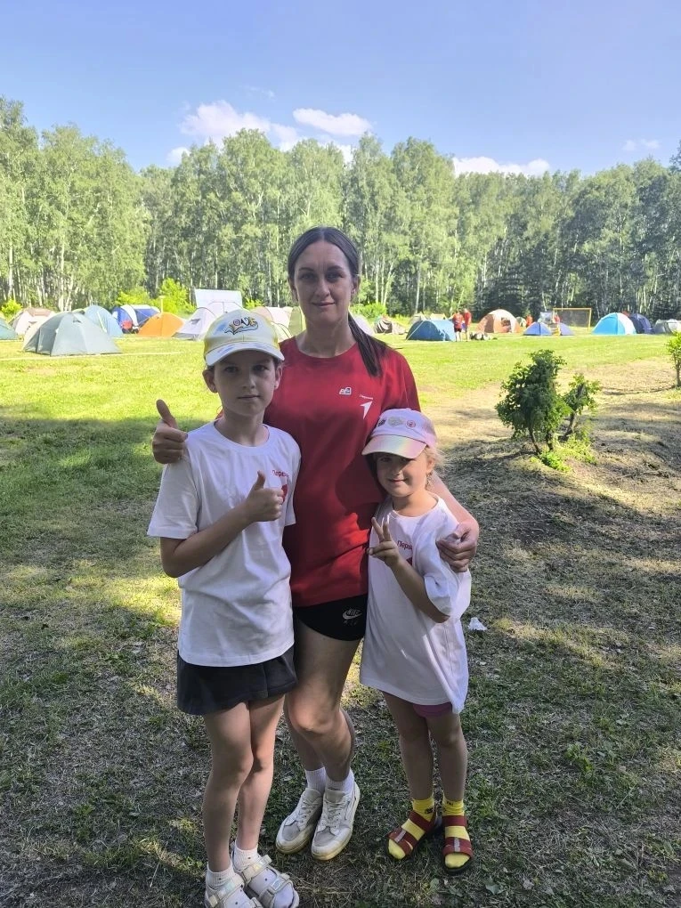 🌲 Семьи Дутовы и Клименко на Туристическом слёте «Движения первых»! 🏕️

В минувшие выходные наши с