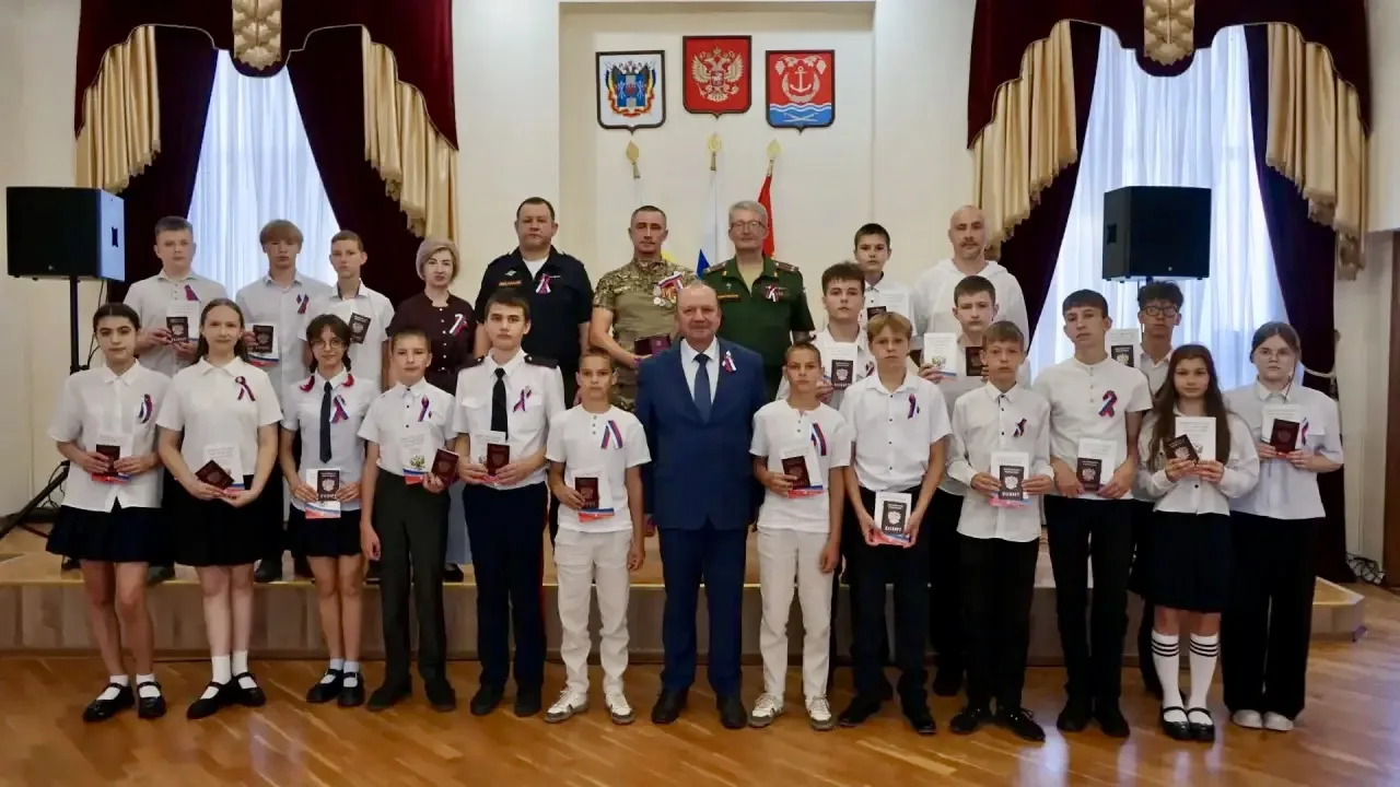 🇷🇺Почетное вручение паспортов в День России! 

🗓️12 июня в Усть-Донецком районе, как и по всей ст