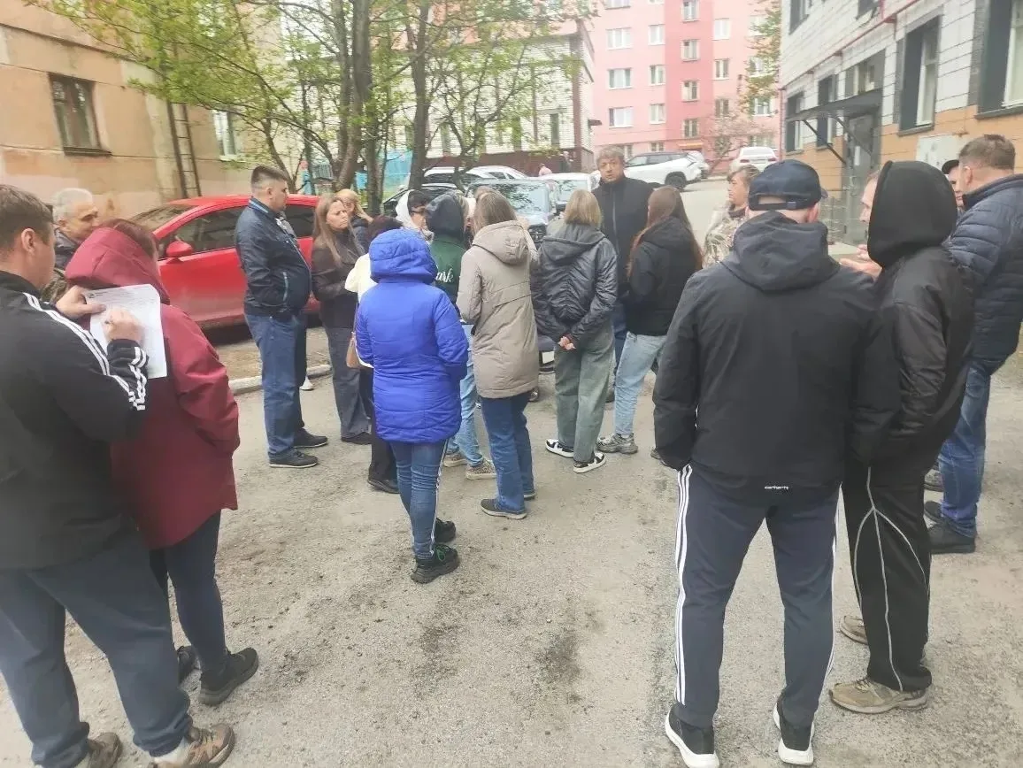 С представителями УК «Североморец» провели организованное собрание жильцов ул. Комсомольская 19. Обс