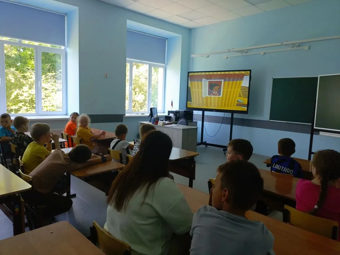 🎉 Сегодня в нашем пришкольном лагере – День друзей! 🎉 
Сегодняшний день в лагере был наполнен радо