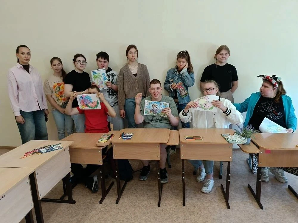 А наша летняя площадка продолжает радовать ребят разнообразием творческих мероприятий 👍
Мероприятие