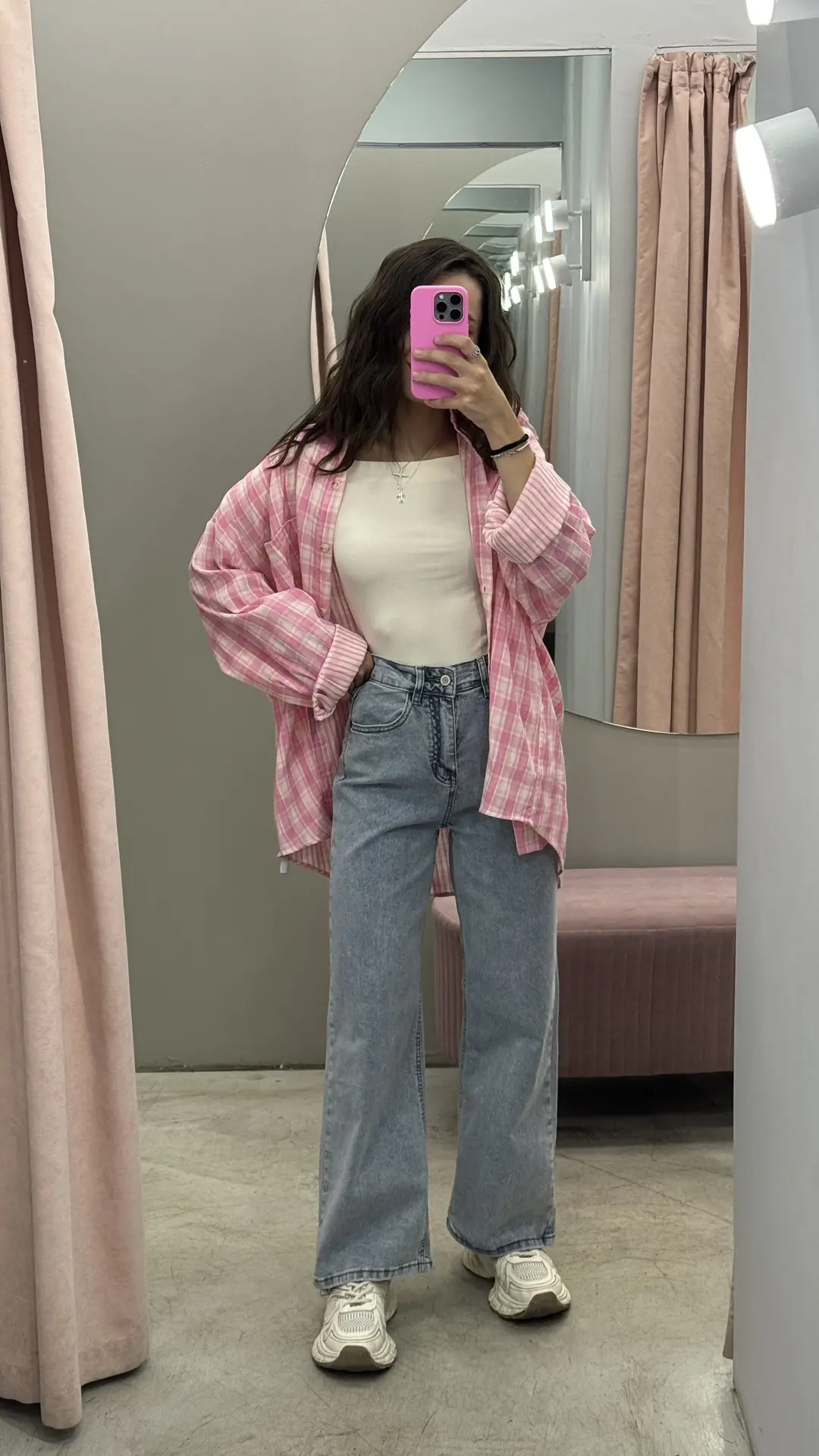 🏷️Джинсы-трубы укороченные 2399₽
Размер: 25-29

🏷️Рубашки в клетку 1299₽
Размер: единый

🏷️Двойка