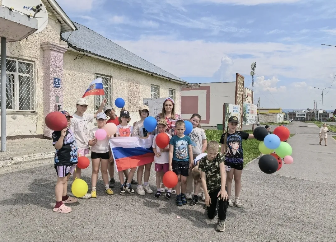 День России 

🔆В преддверии Дня России ребята из летнего лагеря Пригородный школы посетили библиоте