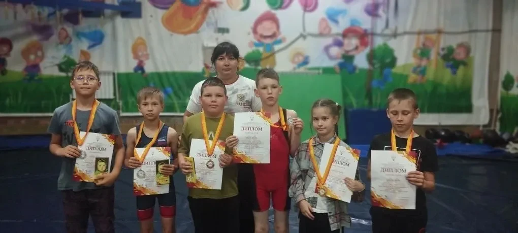 1 июня 2026 года в День защиты детей, на коврах АУ ДО «СШ «Локомотив“» г. Канаш развернулись нешуточ