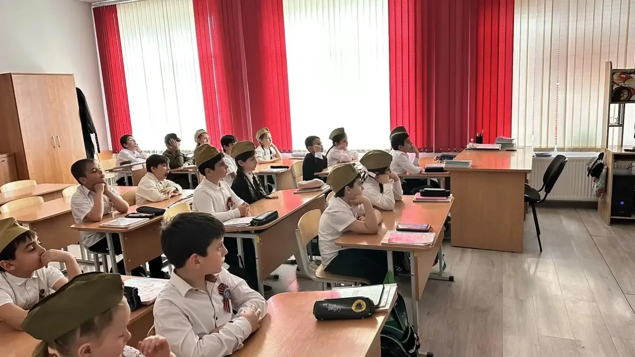 Музафарова Ф.Д. провела урок на тему «За здоровый образ жизни» , который включал комплексный подход 