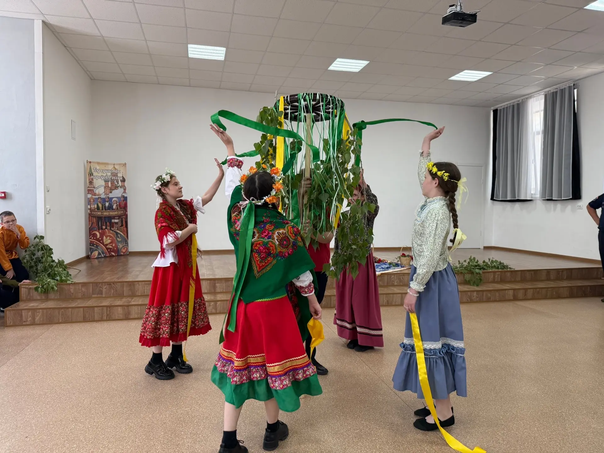 🌿 Троица на Дону: 5а оживил традиции для всей параллели

Казачата 5а показали настоящую казачью пос
